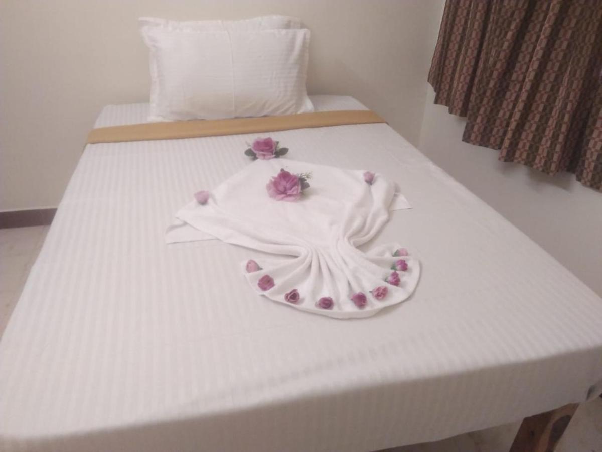 Hotel Temple Stay Srirangam Tiruchirappalli エクステリア 写真